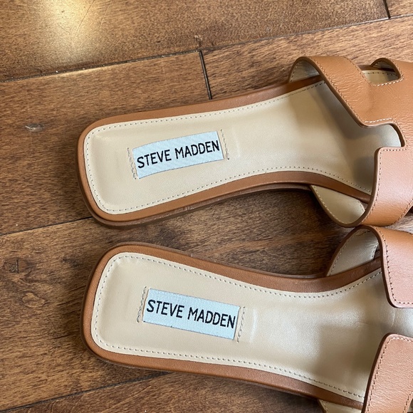 Steve Madden Hadyn Flats - Picture 2 of 4